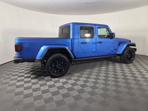 Used 2025 Jeep Gladiator Sport AWD/4WD image 5