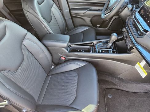 New 2026 Jeep Compass Latitude image 16