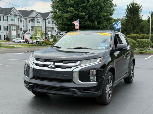 Used 2020 Mitsubishi Outlander Sport SE FWD image 3