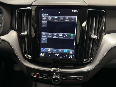 Used 2018 Volvo XC60 T5 Momentum w/ Convenience Package image 20