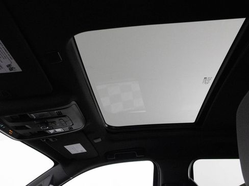 Used 2022 Chevrolet Suburban Z71 w/ Z71 Off-Road Package image 30