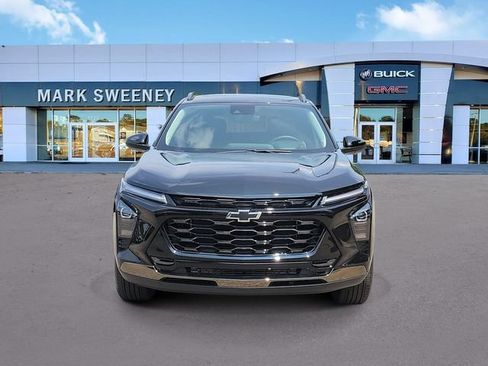Used 2025 Chevrolet Trax ACTIV w/ Sunroof Package FWD image 2
