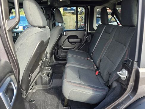 Used 2024 Jeep Wrangler Unlimited Rubicon w/ Convenience Group image 18