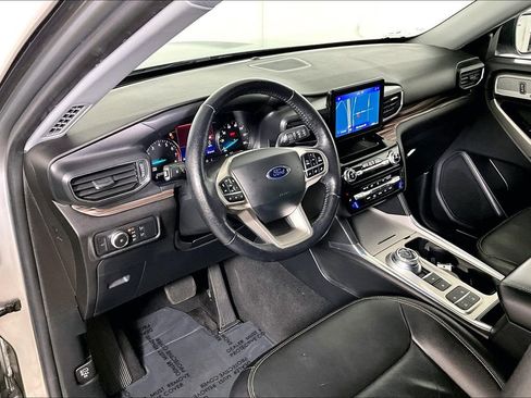 Used 2022 Ford Explorer Limited w/ Equipment Group 301A image 13