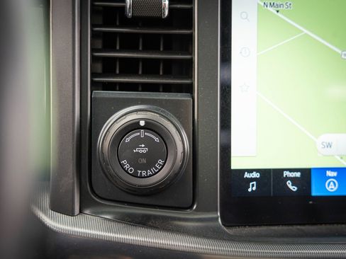 Used 2024 Ford F150 Lariat image 7