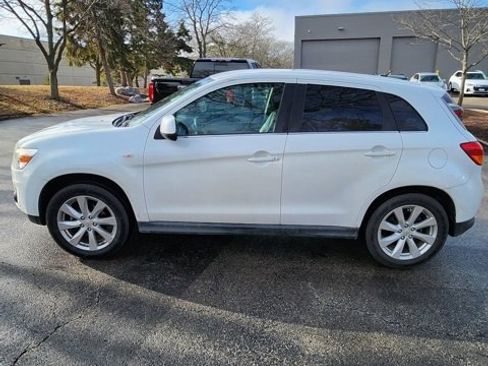 Used 2015 Mitsubishi Outlander Sport SE image 1