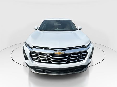 New 2026 Chevrolet Equinox LT image 3