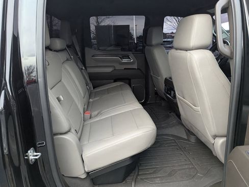 Used 2023 GMC Sierra 1500 SLT w/ SLT Convenience Package image 17