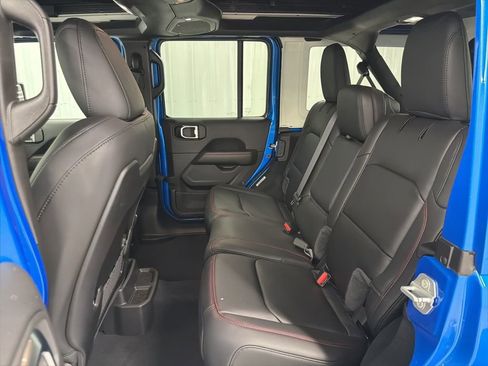 New 2025 Jeep Wrangler Unlimited Rubicon image 11