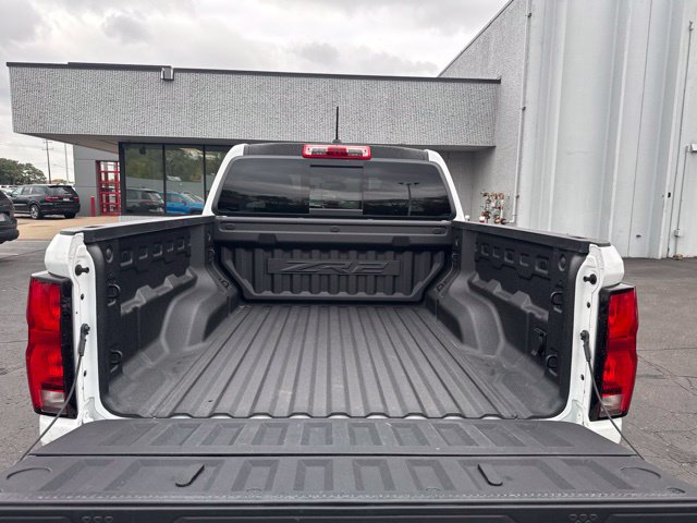 Used 2024 Chevrolet Colorado ZR2 w/ ZR2 Convenience Package III AWD/4WD image 9