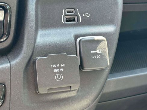 Used 2025 RAM ProMaster 1500 w/ Convenience Group image 13