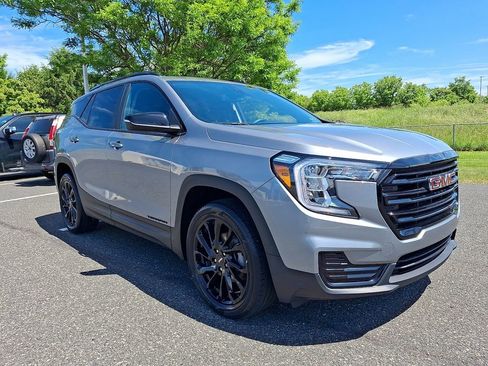 Used 2023 GMC Terrain SLE w/ Driver Convenience Package AWD/4WD image 7