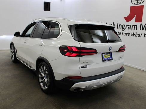 Used 2025 BMW X5 xDrive50e AWD/4WD image 3
