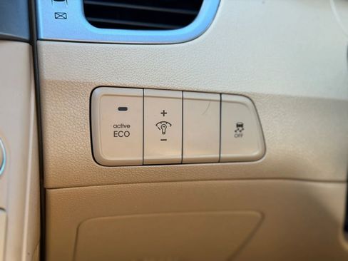 Used 2013 Hyundai Elantra GLS w/ Preferred Pkg FWD image 31