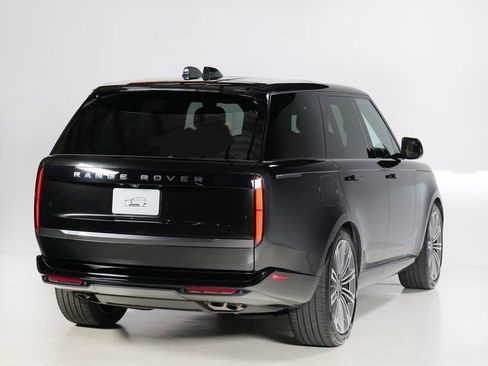 Certified 2025 Land Rover Range Rover SE AWD/4WD image 2