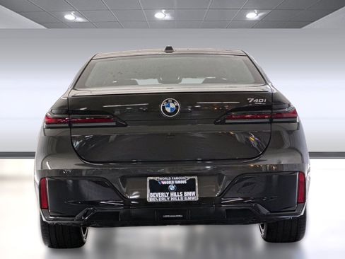 New 2026 BMW 740i image 9