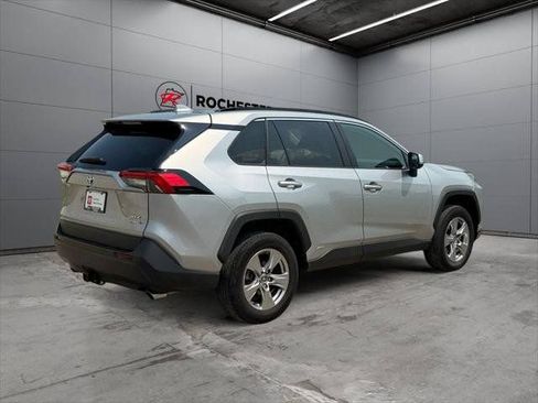 Certified 2022 Toyota RAV4 XLE w/ Carpet Mat Package (TMS) AWD/4WD image 35