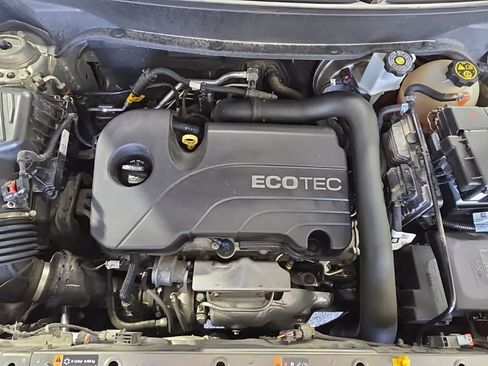 Used 2018 Chevrolet Equinox LT image 36