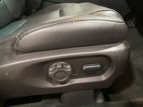 Used 2014 Ford Explorer XLT w/ Equipment Group 202A image 9