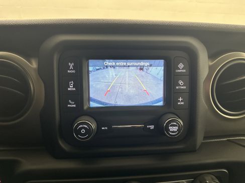 Used 2019 Jeep Wrangler Unlimited Sport S image 25