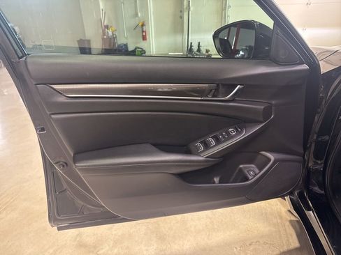 Used 2020 Honda Accord Sport image 29