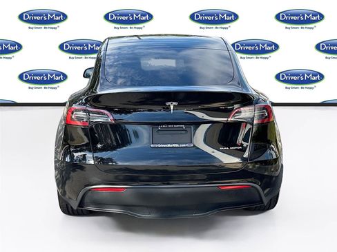 Used 2022 Tesla Model Y Long Range image 7