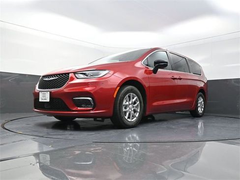 New 2026 Chrysler Pacifica Select image 19