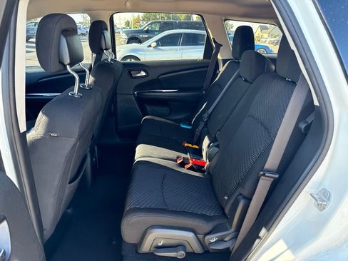 Used 2017 Dodge Journey SXT w/ Blacktop Package FWD image 12