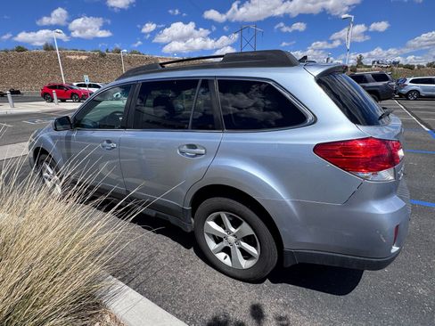 Used 2014 Subaru Outback 2.5i Premium image 2