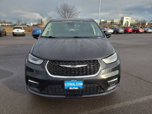 Certified 2024 Chrysler Pacifica Touring-L image 14