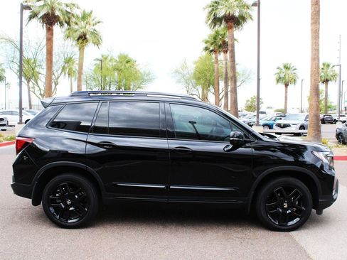 Used 2025 Honda Passport Black Edition image 7