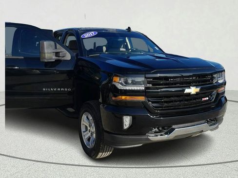 Used 2017 Chevrolet Silverado 1500 LT w/ All Star Edition AWD/4WD image 8