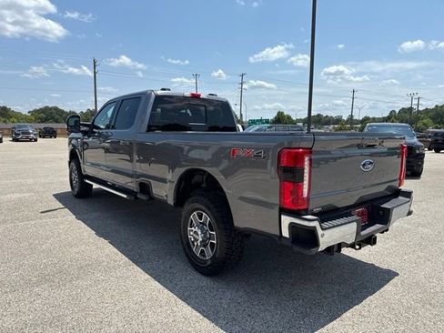 Used 2024 Ford F250 Lariat w/ FX4 Off-Road Package AWD/4WD image 3