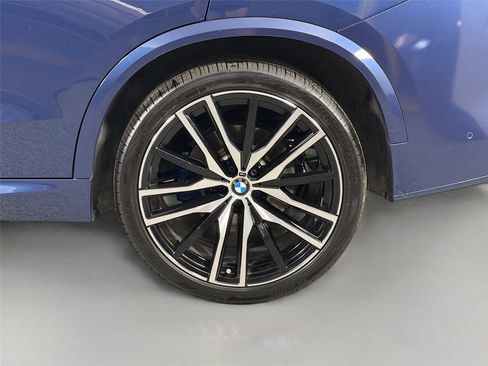 Used 2022 BMW X5 xDrive40i w/ M Sport Package AWD/4WD image 30