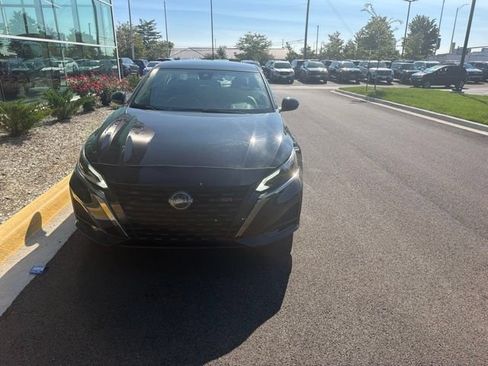 Used 2024 Nissan Altima 2.5 SR FWD image 16