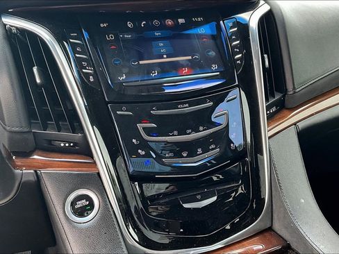 Used 2017 Cadillac Escalade Premium Luxury w/ LPO, Radiant Package image 29