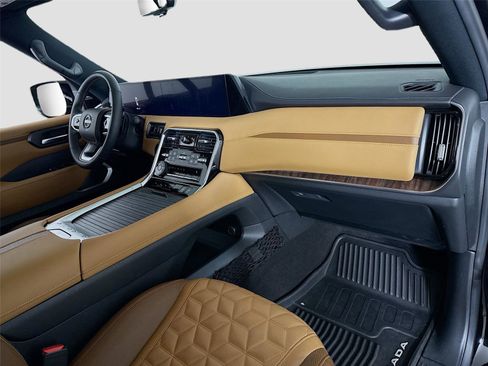 Used 2025 Nissan Armada Platinum Reserve w/ Convenience Package image 24