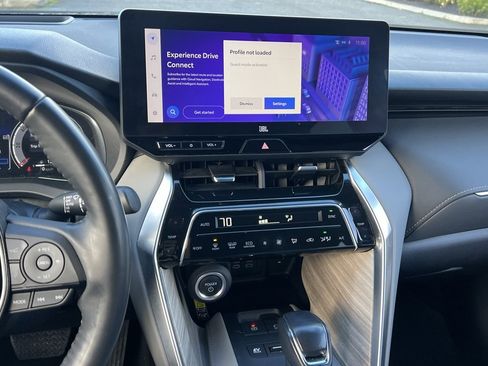 Used 2023 Toyota Venza Limited image 17