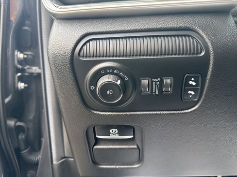 Used 2022 Jeep Wagoneer Series III w/ Flexible Seating Group image 12