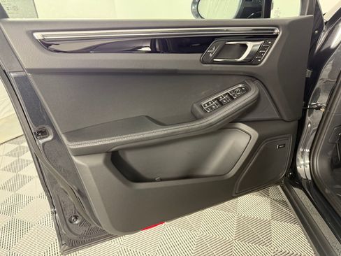 New 2026 Porsche Macan image 28