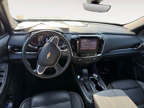 Used 2023 Chevrolet Traverse Premier image 15
