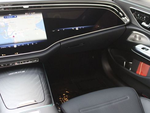 New 2026 Mercedes-Benz E 53 AMG e 4MATIC Sedan image 32