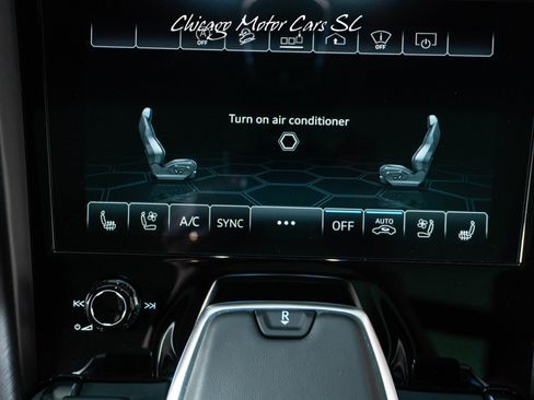 Used 2021 Lamborghini Urus AWD/4WD image 31