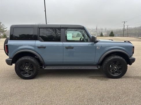 New 2025 Ford Bronco Outer Banks w/ Black Appearance Package image 5