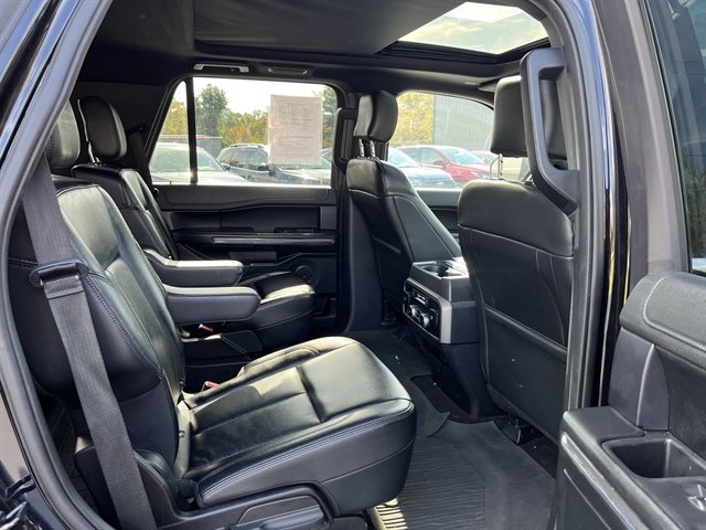 Used 2020 Ford Expedition XLT w/ Equipment Group 202A AWD/4WD image 41