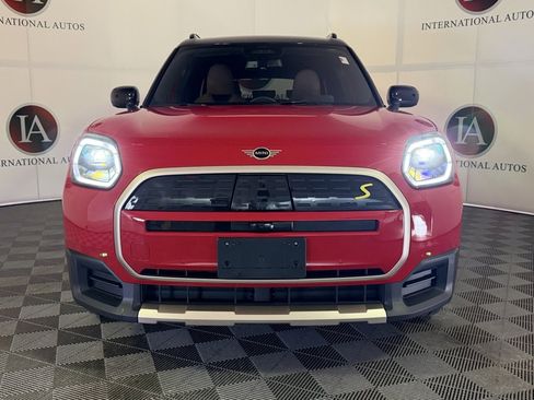 Used 2025 MINI Cooper Countryman SE w/ Comfort Package Max image 2