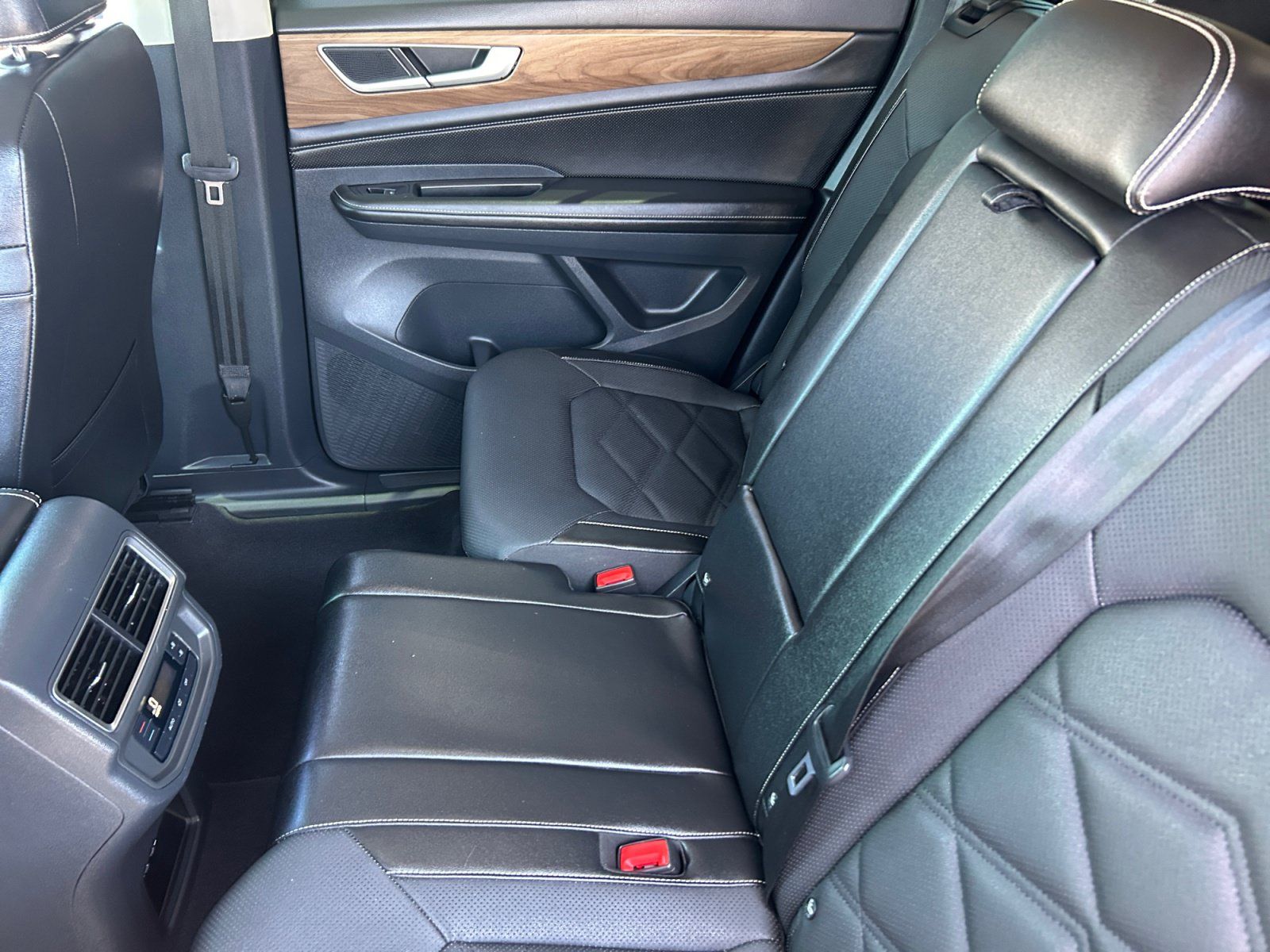 Certified 2024 Volkswagen Atlas SE AWD/4WD image 17