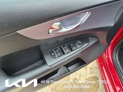 Certified 2022 Kia Forte LXS FWD image 17