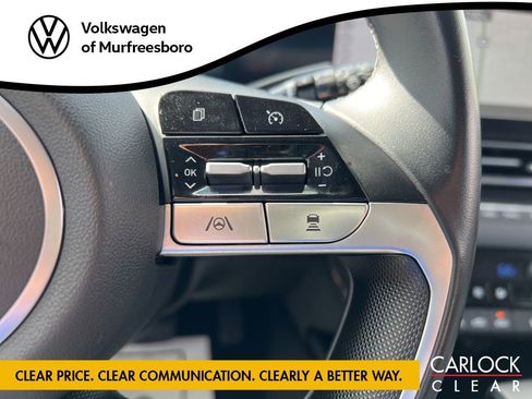 Used 2023 Hyundai Elantra Limited image 18