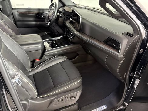 Certified 2025 Chevrolet Suburban Premier AWD/4WD image 20